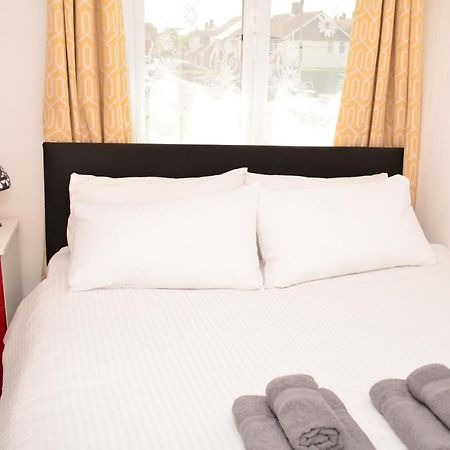 Sm Dreams Unlimited Serviced Accommodation- Stanwell-Staines-Heathrow Εξωτερικό φωτογραφία