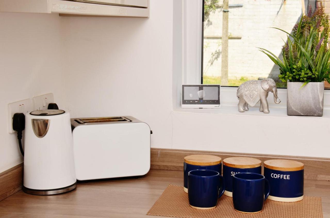 Sm Dreams Unlimited Serviced Accommodation- Stanwell-Staines-Heathrow Εξωτερικό φωτογραφία