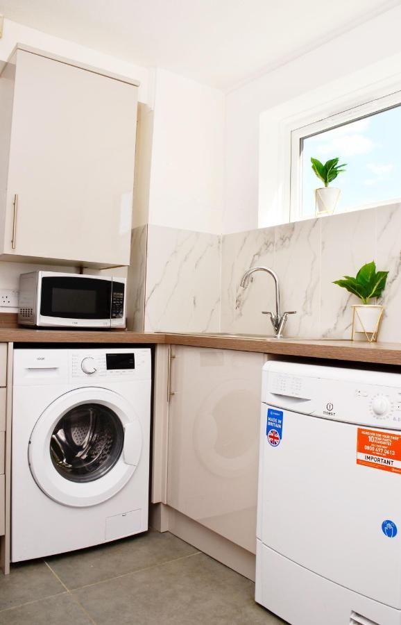 Sm Dreams Unlimited Serviced Accommodation- Stanwell-Staines-Heathrow Εξωτερικό φωτογραφία