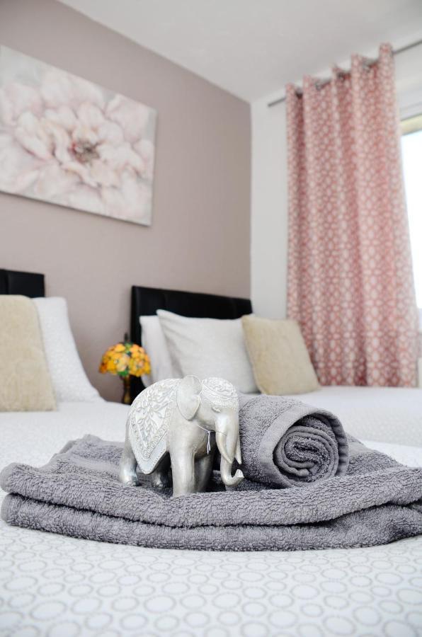 Sm Dreams Unlimited Serviced Accommodation- Stanwell-Staines-Heathrow Εξωτερικό φωτογραφία