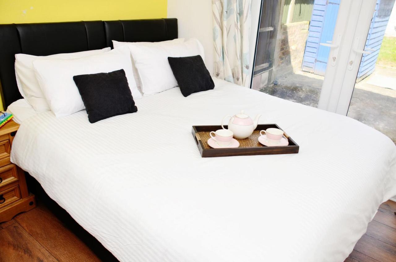 Sm Dreams Unlimited Serviced Accommodation- Stanwell-Staines-Heathrow Εξωτερικό φωτογραφία