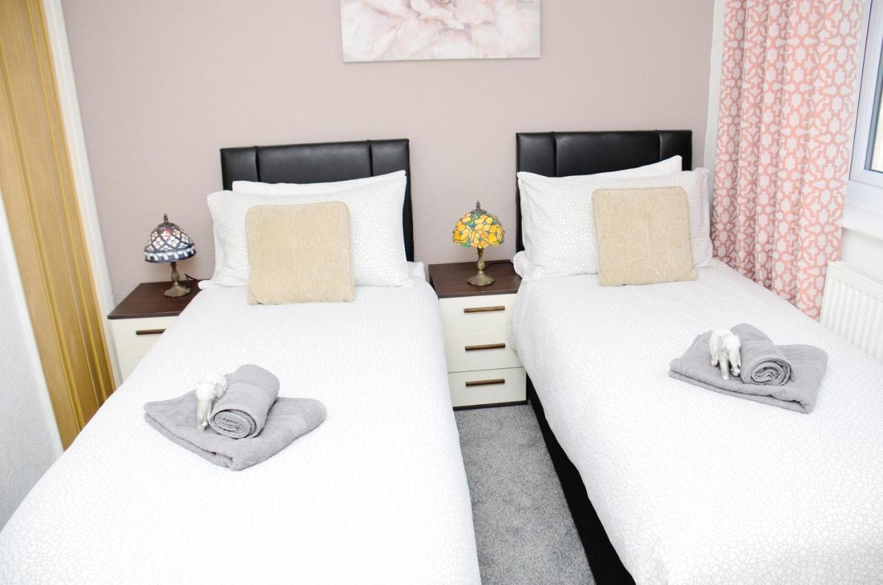 Sm Dreams Unlimited Serviced Accommodation- Stanwell-Staines-Heathrow Εξωτερικό φωτογραφία