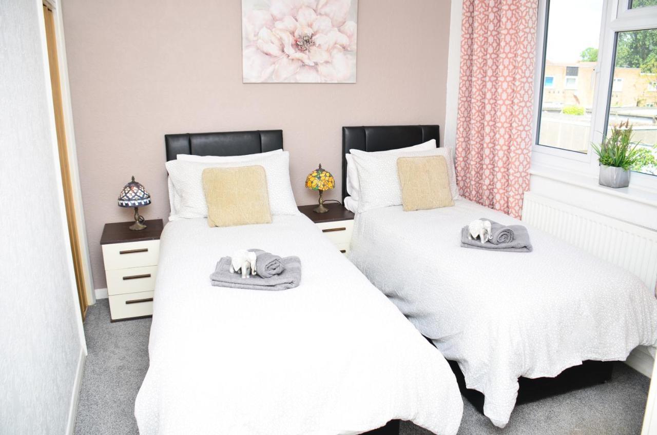 Sm Dreams Unlimited Serviced Accommodation- Stanwell-Staines-Heathrow Εξωτερικό φωτογραφία