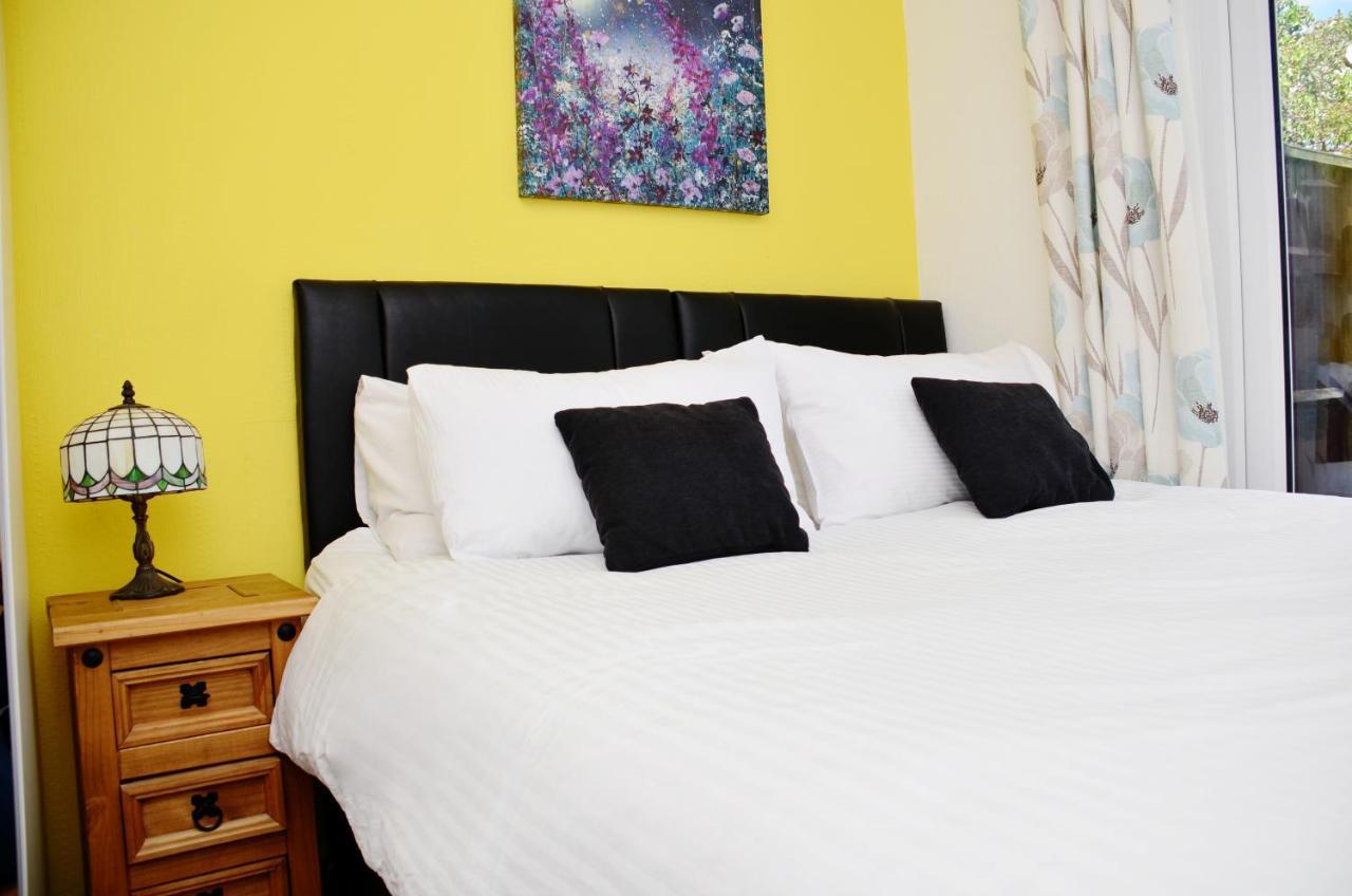 Sm Dreams Unlimited Serviced Accommodation- Stanwell-Staines-Heathrow Εξωτερικό φωτογραφία