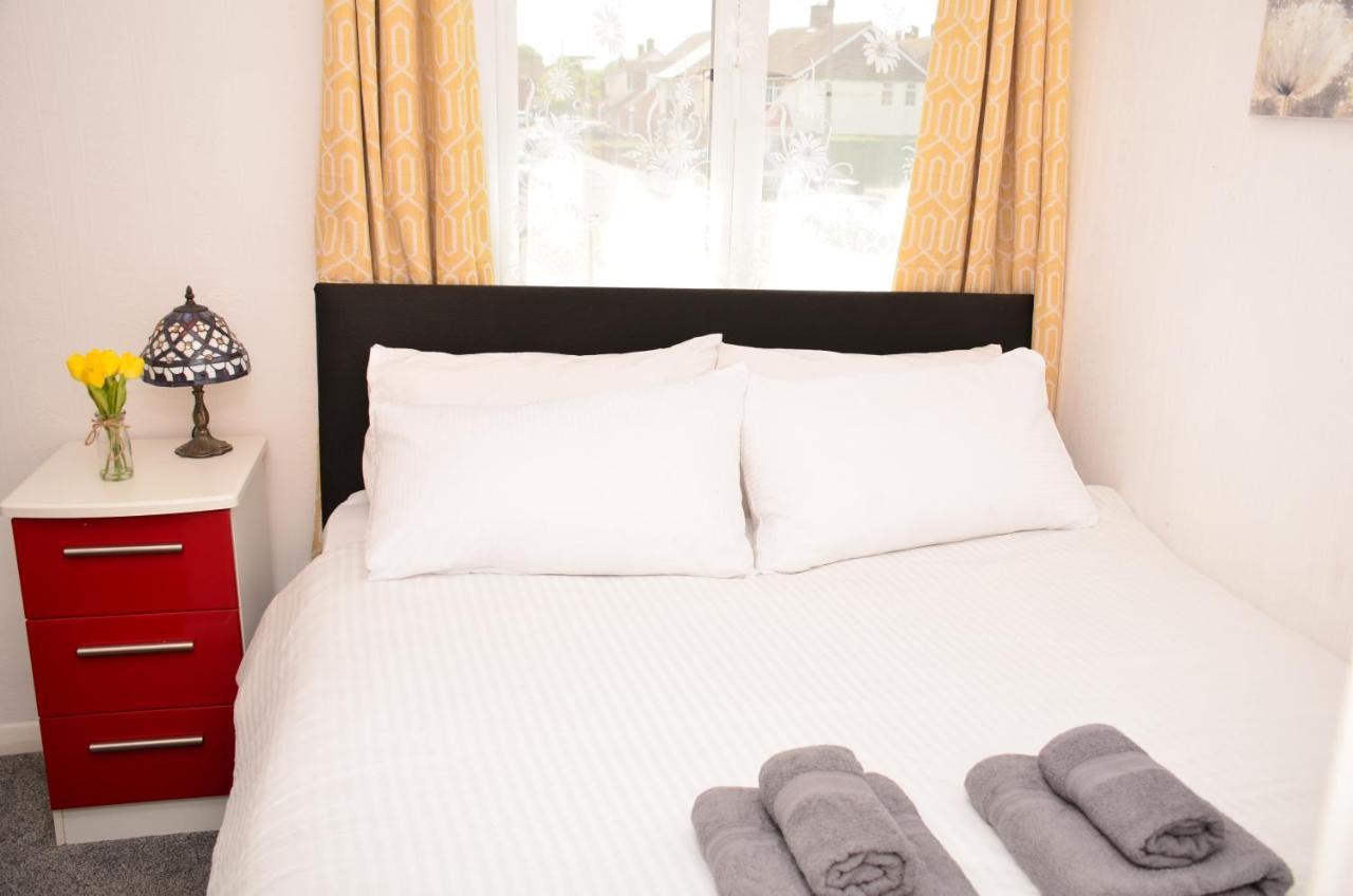 Sm Dreams Unlimited Serviced Accommodation- Stanwell-Staines-Heathrow Εξωτερικό φωτογραφία